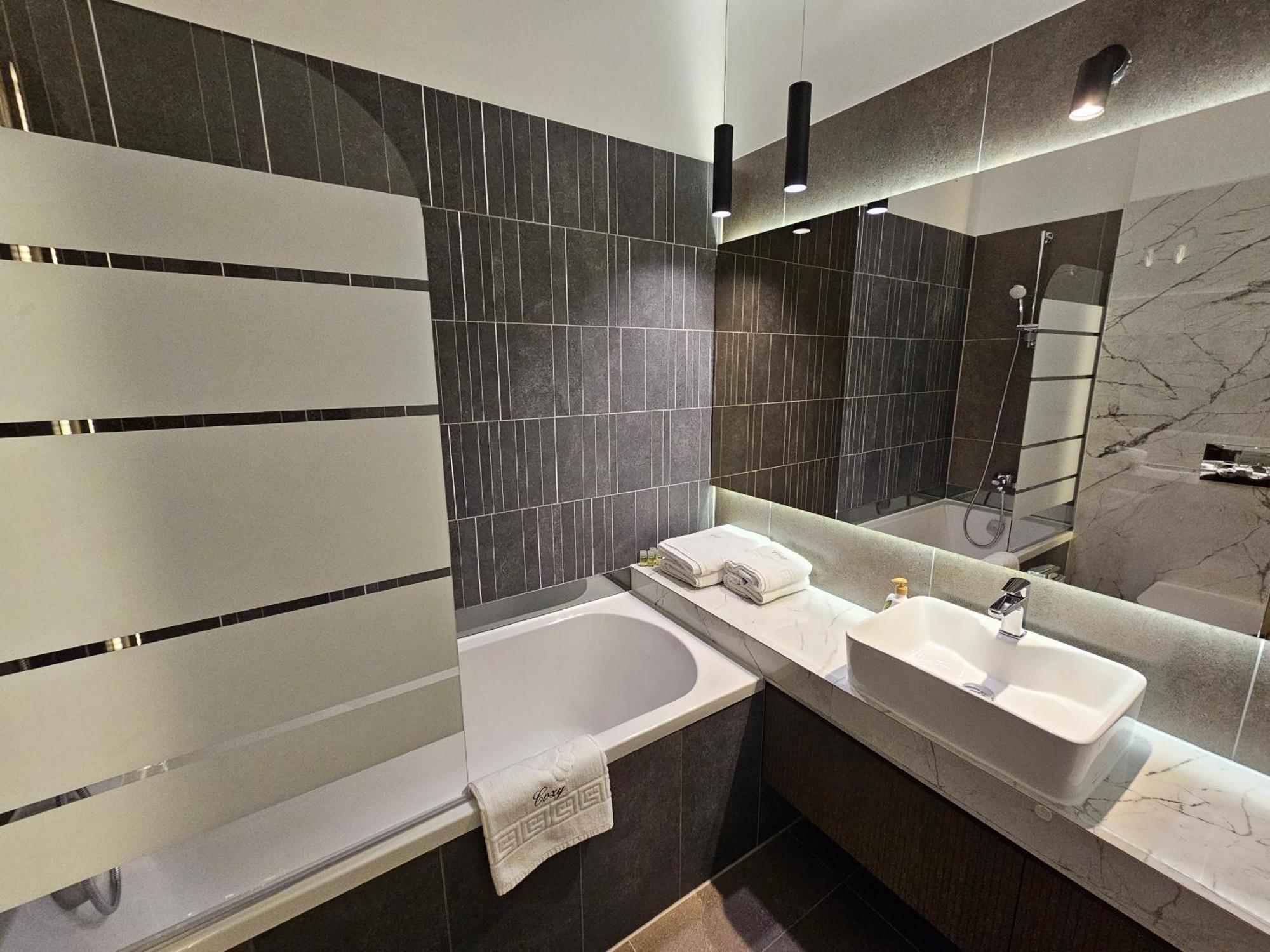 Urban Luxury Flats - Cozy Apartments At Coresi Mall #Braşov Dış mekan fotoğraf